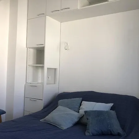 Apartment Palavas: Renove F3 Climatise Avec Parking, 1ere Ligne, Acces Plage, Ideal Pour 4 Pers. - Fr-1-715-36