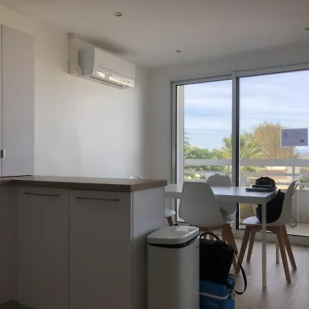 Palavas: Renove F3 Climatise Avec Parking, 1ere Ligne, Acces Plage, Ideal Pour 4 Pers. - Fr-1-715-36 Apartment Palavas-les-Flots