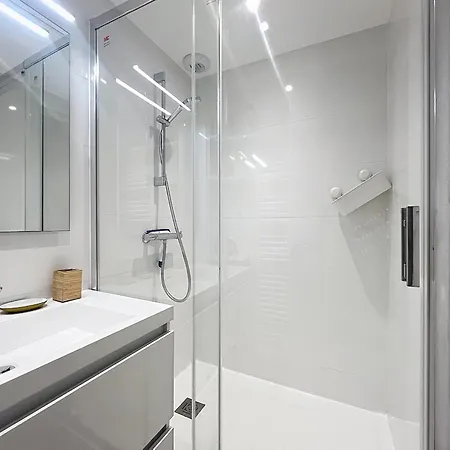 Apartamento Palavas: Rénové F3 Climatisé Avec Parking, 1ère Ligne, Accès Plage, Idéal Pour 4 Pers. - Fr-1-715-36 *